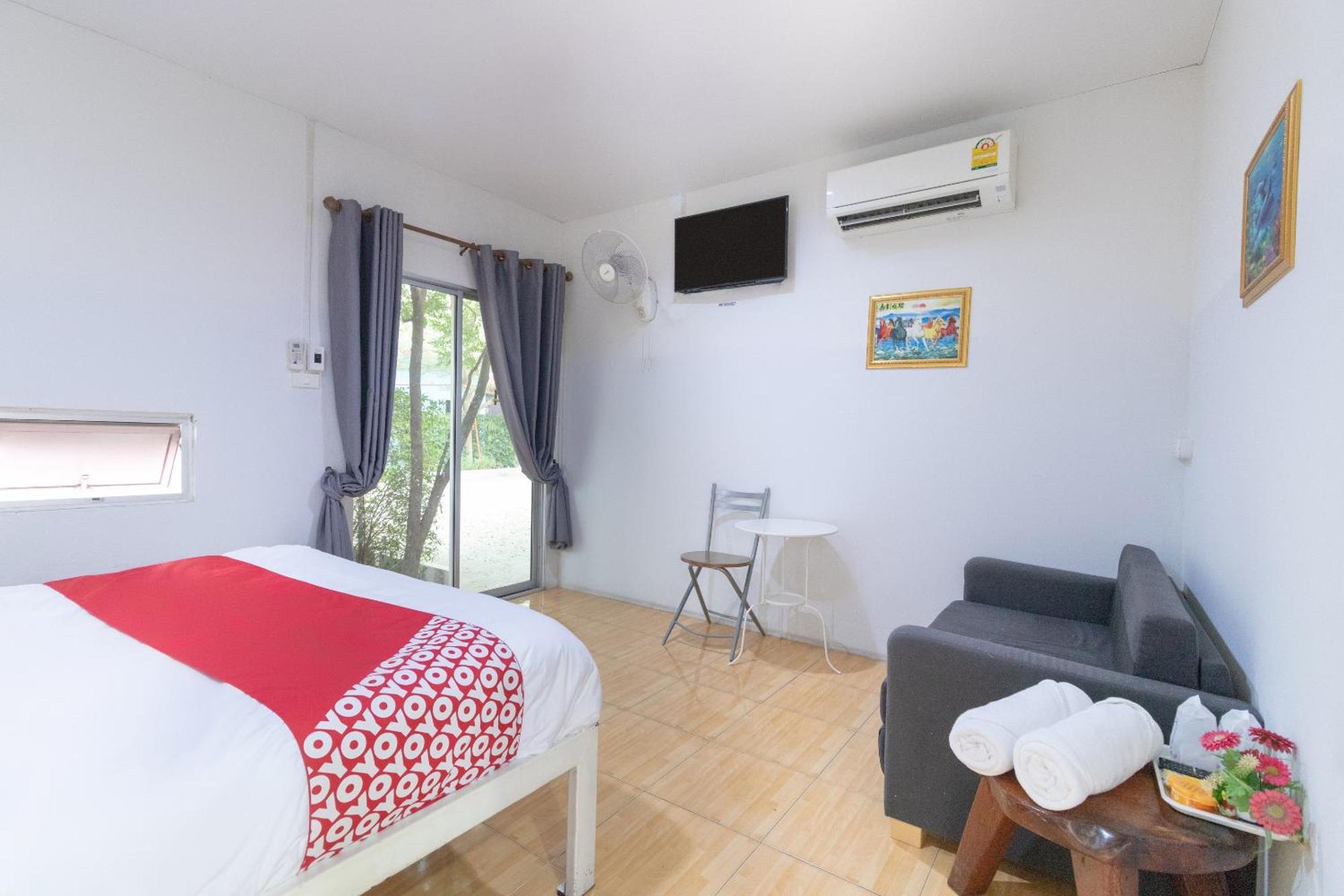 Oyo 644 Pong Pai House Hotell Bangkok Exteriör bild