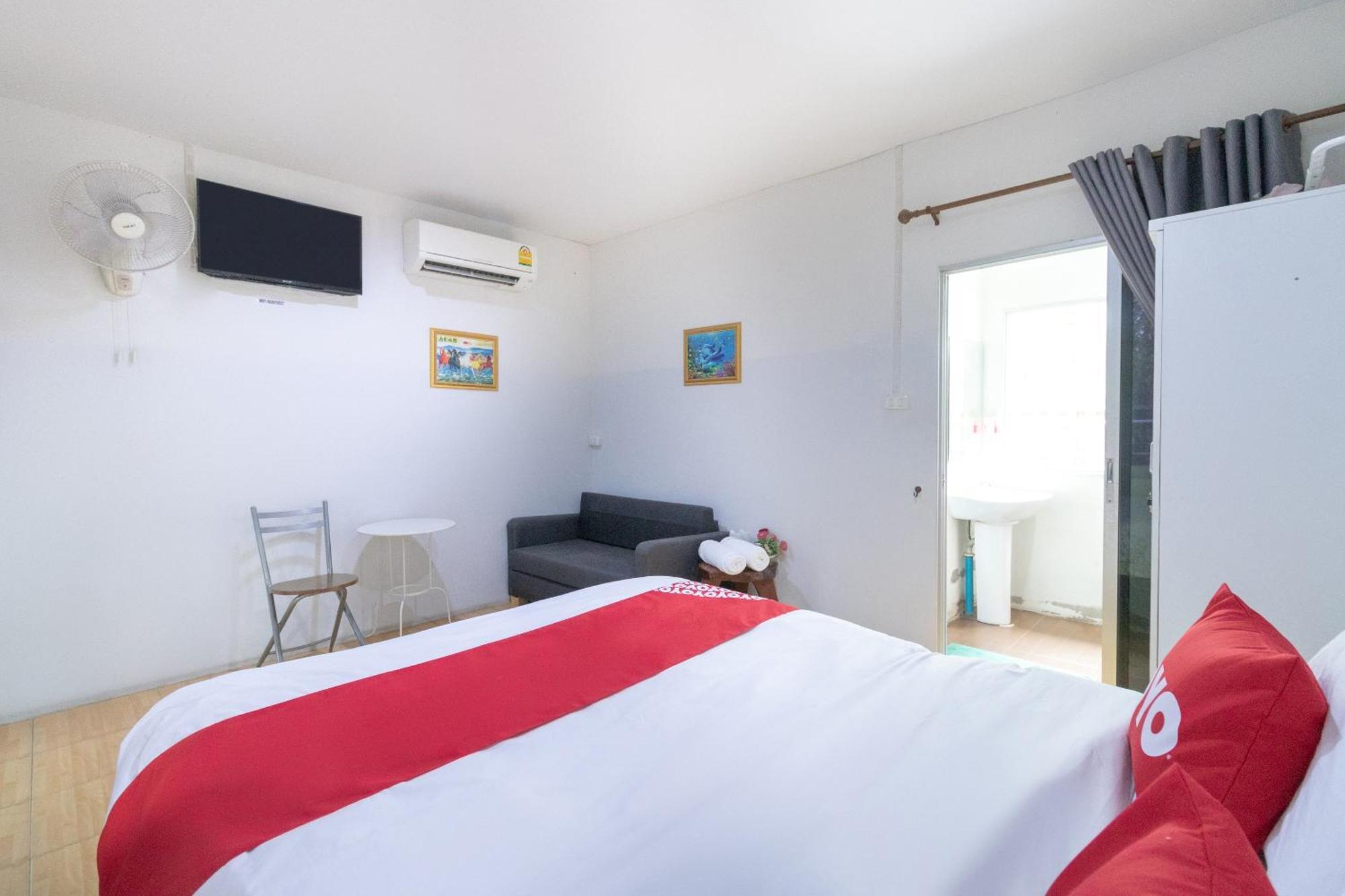 Oyo 644 Pong Pai House Hotell Bangkok Exteriör bild