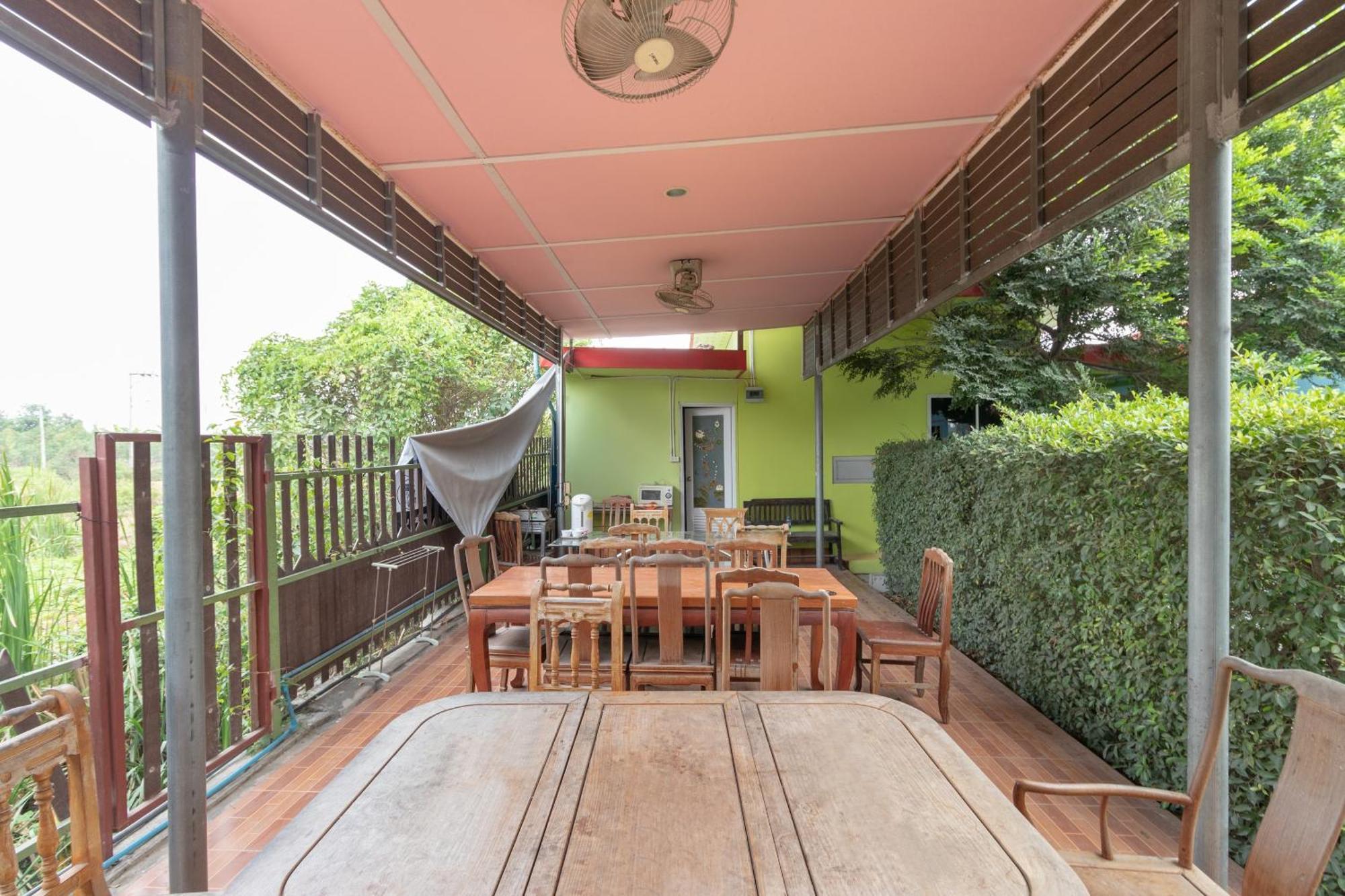 Oyo 644 Pong Pai House Hotell Bangkok Exteriör bild
